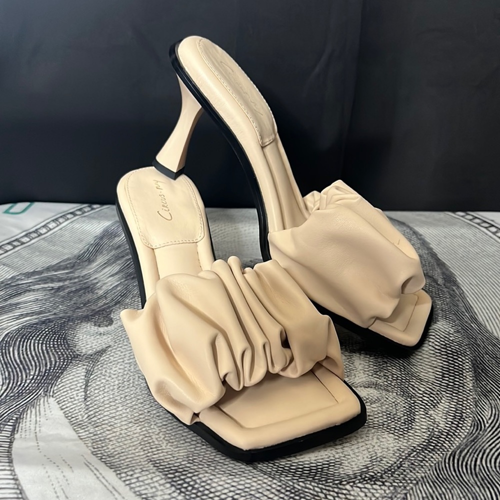 Circus by Sam Edelman Cashmere Slade Slide Sandals Summer Sand  9.5